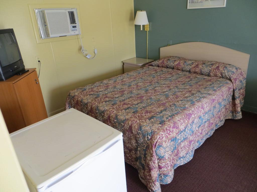 Travelers Inn Okeechobee Phòng bức ảnh