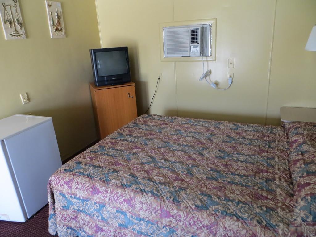 Travelers Inn Okeechobee Phòng bức ảnh