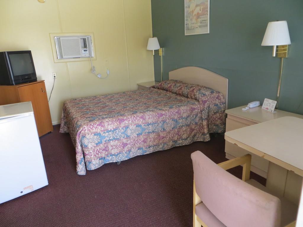 Travelers Inn Okeechobee Phòng bức ảnh
