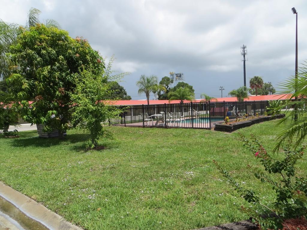 Travelers Inn Okeechobee Ngoại thất bức ảnh